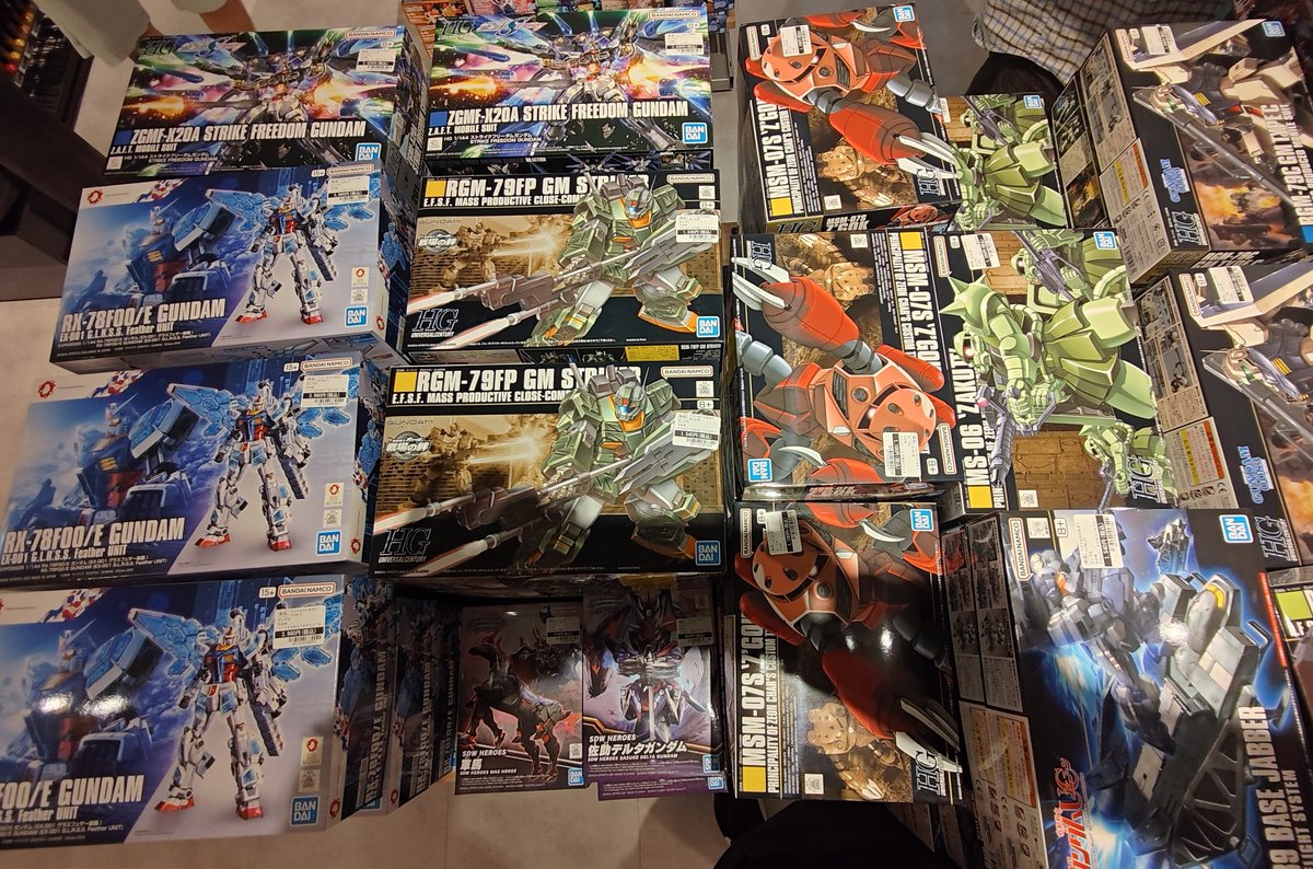 本日の入場制限は解除致しました❗️ 再販キット各種ございます