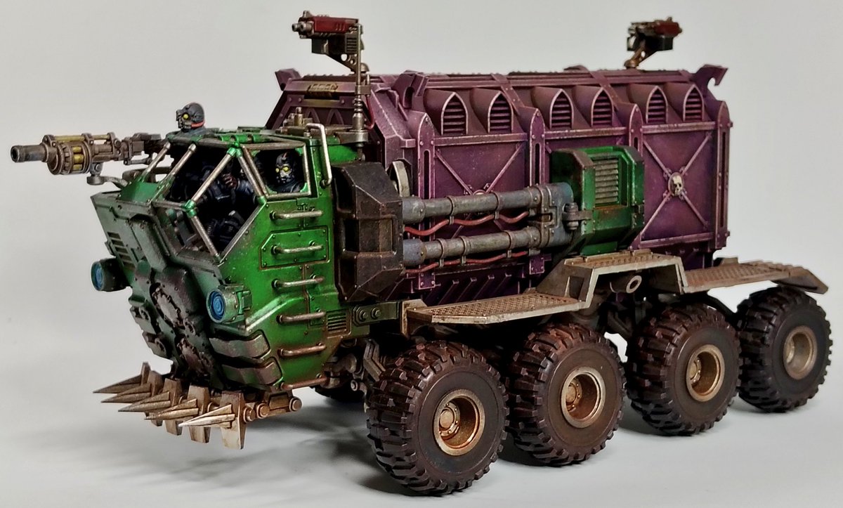 tamachang426's tweet photo. リッジハウラー完成しました！
これでやっと灰の荒野に出られます🚚
#necromunda 
#ashwastes #WarhammerCommunity 
#cargo8 #ridgehauler https://t.co/cQffraEqFE