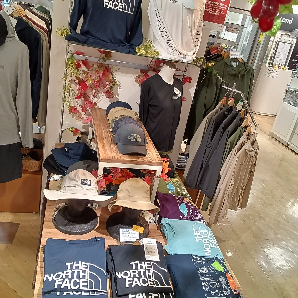Keioatmansakura's tweet photo. ちらほら秋冬物が入荷し始めています🍁
まだまだ暑いですがもう秋冬物が店頭に並び始めます
楽しみですね〜😆
#25FW
#fallandWinter
[3階バッグ売場] https://t.co/TTm1zrnA3X