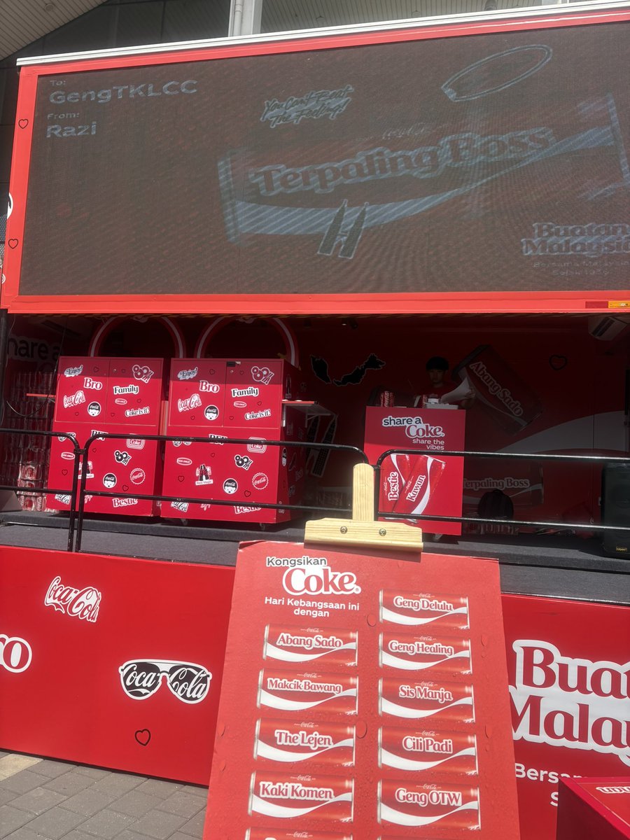 MFMBoboy's tweet photo. #BersamaMalaysia
 #CokeMY
#ShareACoke https://t.co/G06uUBmdPv