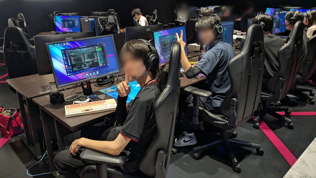 DBUesportsclub's tweet photo. 大東文化大学板橋キャンパスの最寄り駅、西台駅から徒歩1分の場所にある
『eスポフィールド(@espo_field)』様
にて、eスポーツ施設を借りた、サークル内初のオフラインイベントを開催!
まずはLoLのトーナメント開催中!
#DFX #DBeC https://t.co/U3xdPTpKo7