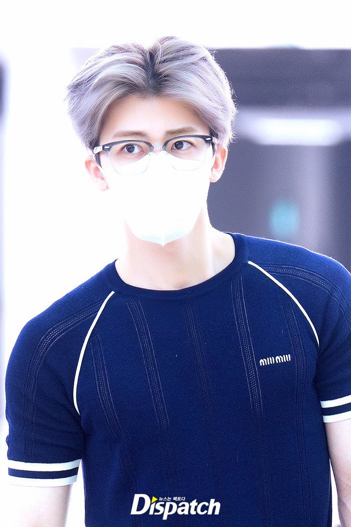 สุดอะ รูปแจมินหันข้างสำนักข่าวยังพาดหัวว่า ‘มุมข้างเองก็สมบูรณ์แบบ’ ถูกกกกกกก หุ่นเค้าเว่อมากอะ มีวินัยจิงๆๆ ละเพิ่งเห็นใส่เสื้อ miu miu 😭😭😭😭🫰🏻