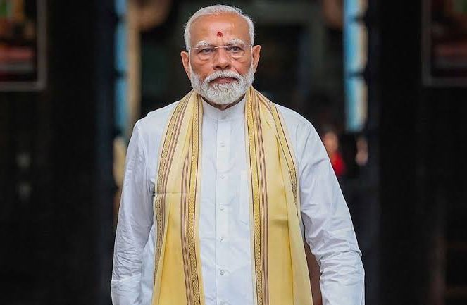 simbamara's tweet image. Is Calling #UkraineRussiaWar #ModisWar is just a desperate &amp;amp; lunatic attempt by #Trump &amp;amp; his cronies to pile pressure on India to stop buying #russianoil ?
Or is the real motive for India to succomb to a trade deal entirely on Trump`s terms &amp;amp; accept US dictation?
#ModiNahiJukega