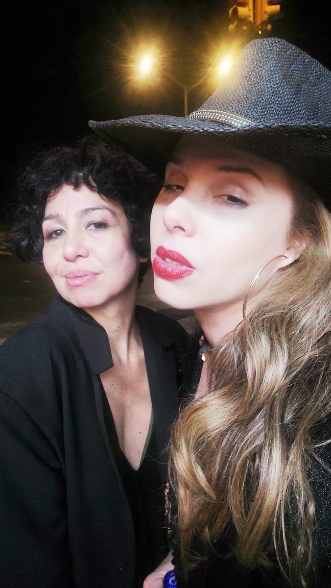 ZabeleOficial's tweet image. tbt❤️ Feliz e recente pós show com a talentosa estilista @isabelledonola que arrasou no meu figurino!

Life is good, vamos viver!

@websterhall 
#nyc #musicislove #livelife