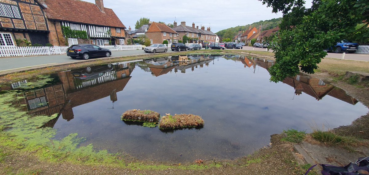 Located in the lovely Hertfordshire village of Aldbury, been used in many film and TV sets.  #fingerpostfriday