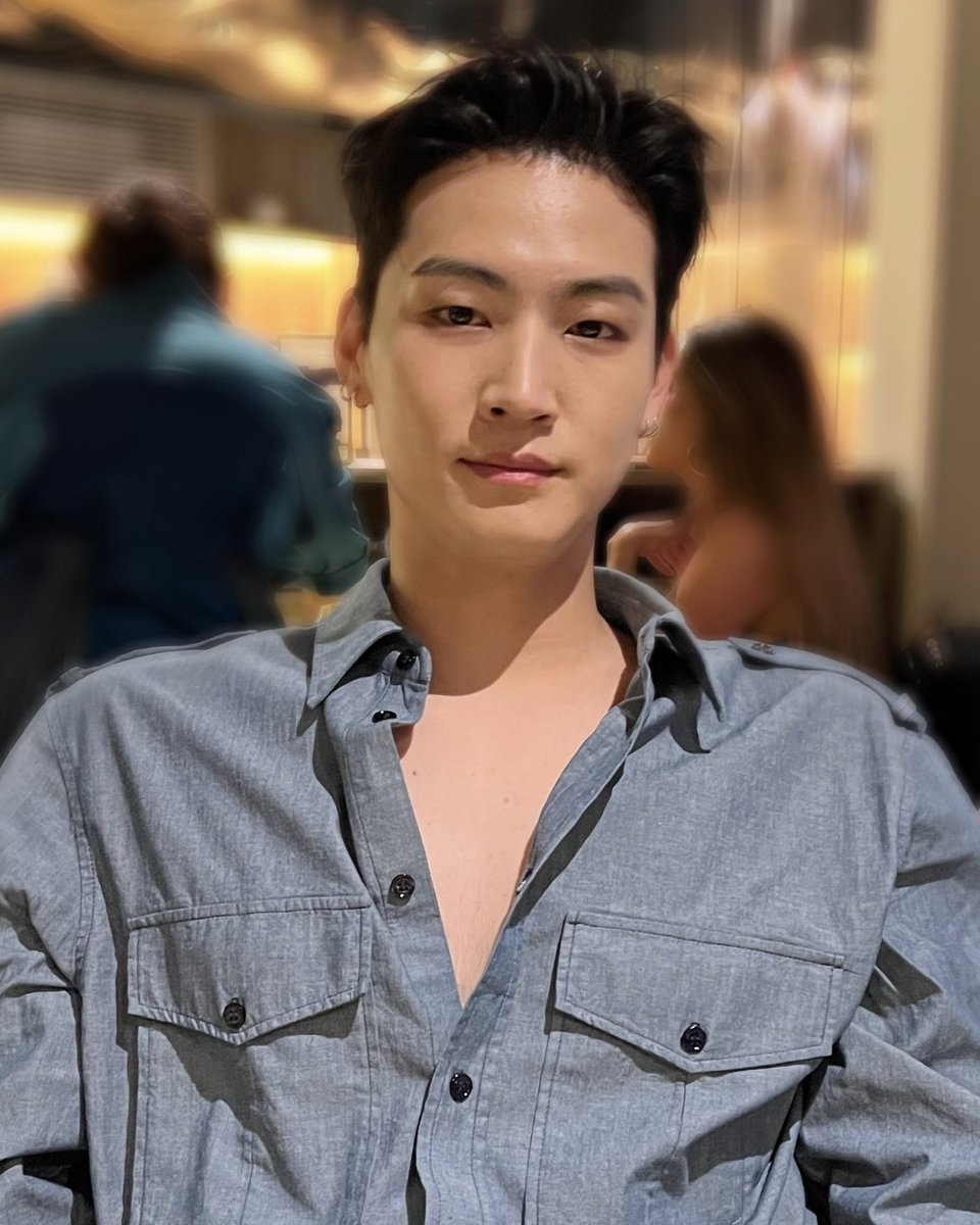 TheFreakies's tweet photo. พ่อครู                                พ่อกู

#JayB
#KengHarit https://t.co/NjuC78HE6N