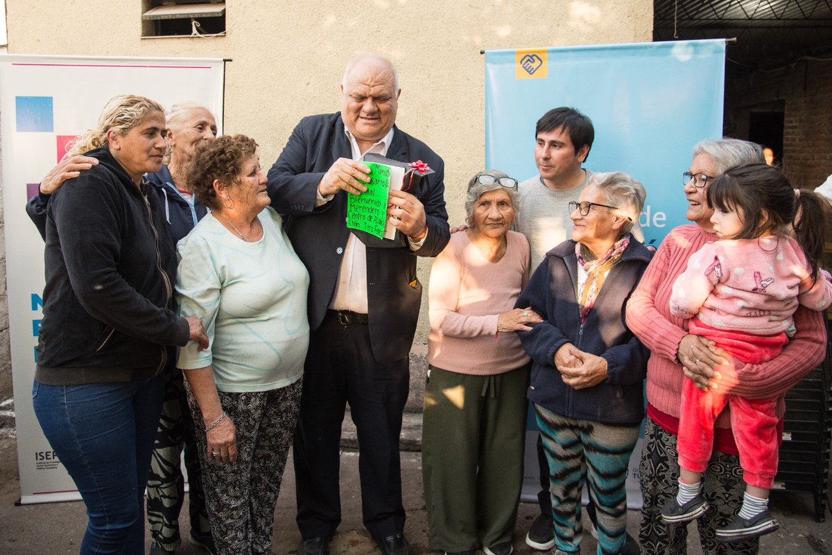 Masso visitó un centro de alfabetización en el barrio Tiro Federal

Lee la nota completa en 👉: acortar.link/65aUSf