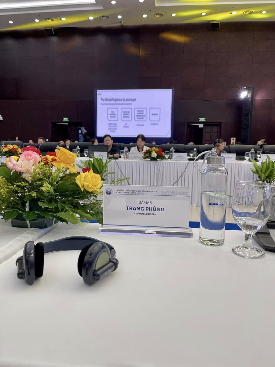 Trangphungvn's tweet image. 📡 Live from Vietnam Blockchain Day 2025 at Da Nang.
A multi-billion dollar panel on Stablecoins and Smart Cities - featuring #SSI, @Tether_to , #BankofChina, and @vaneck_us.
Brought to you by the #SSI team.