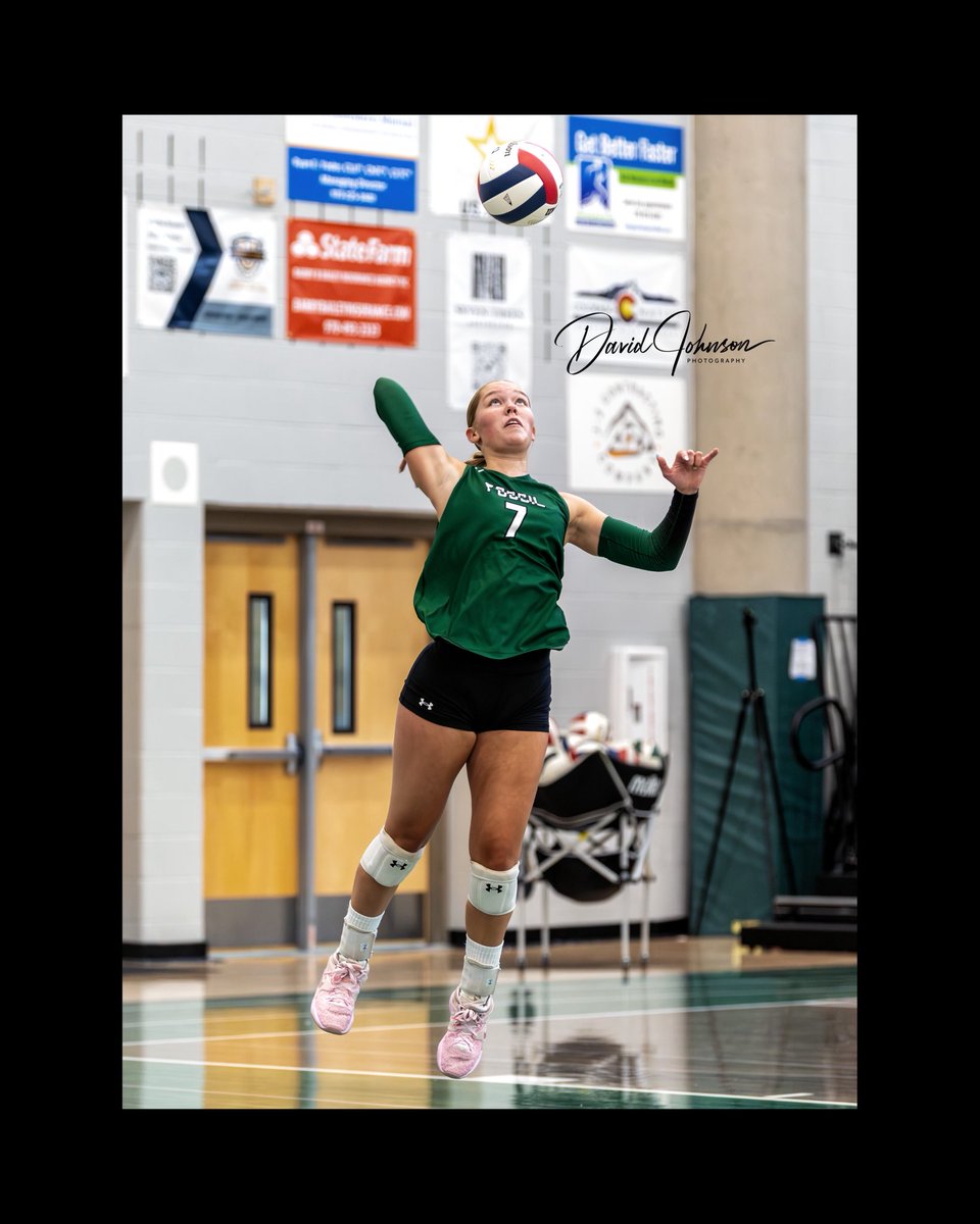 DavidJohnsonPh2's tweet photo. Fossil Ridge High girls volleyball defeated Legacy High. 

#volleyball #sports #photographer #photography @fossilridge_Ath https://t.co/CfiaZVUfUl