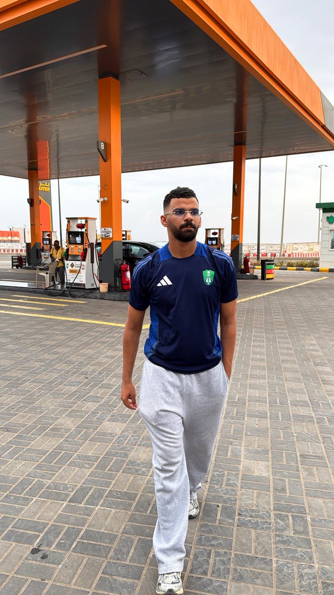 khalidalshr's tweet photo. يبقى شعار العز مشرق ما غرب 💚 https://t.co/NfntBpzs1K