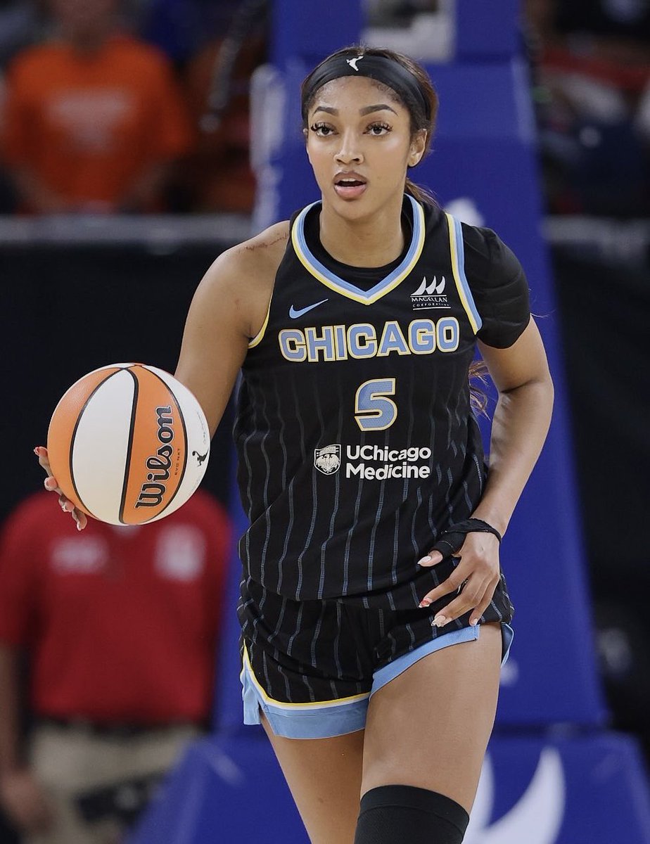 trendyhoopstars's tweet photo. Angel Reese vs Phoenix:

15 PTS
20 RBS
4 AST
2 BLK
5-11 FG
5-7 FT

✨ https://t.co/fVyVqJm2PW