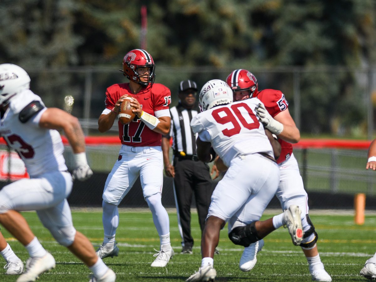 ValleySportsPix's tweet image. Rodeo Bowl!!! Central Washington University vs Colorado Mesa University  #reigncrimson #MakeltYours #LSCfb #D2Football #SportsPhotography