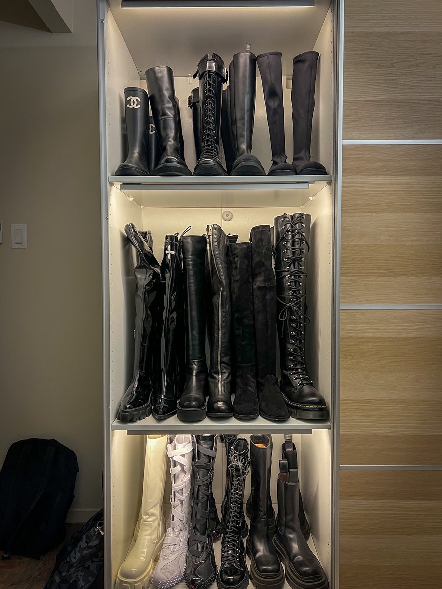 终于是把宝贝们的家弄好了

Finally set up these boots.