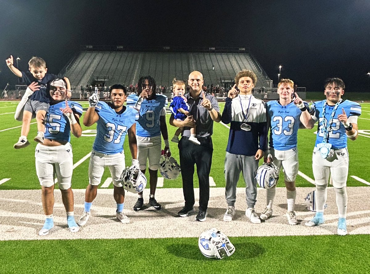 CoachDayLa's tweet photo. Business trip, nothing personal. 1-0!

#DUBeast https://t.co/YZ0wqcp0wn