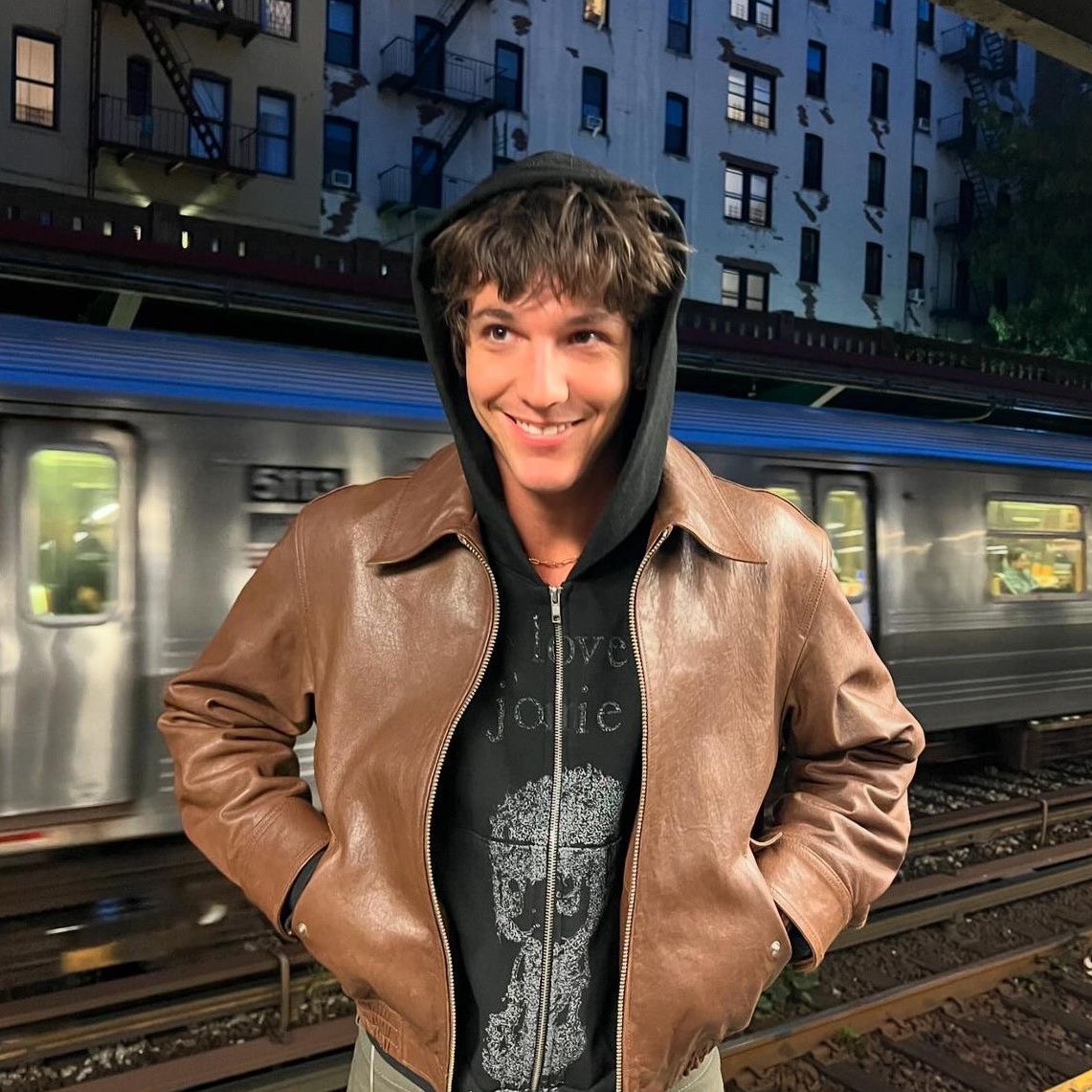 ROLE MODEL MENTION IN MANS BEST FRIEND