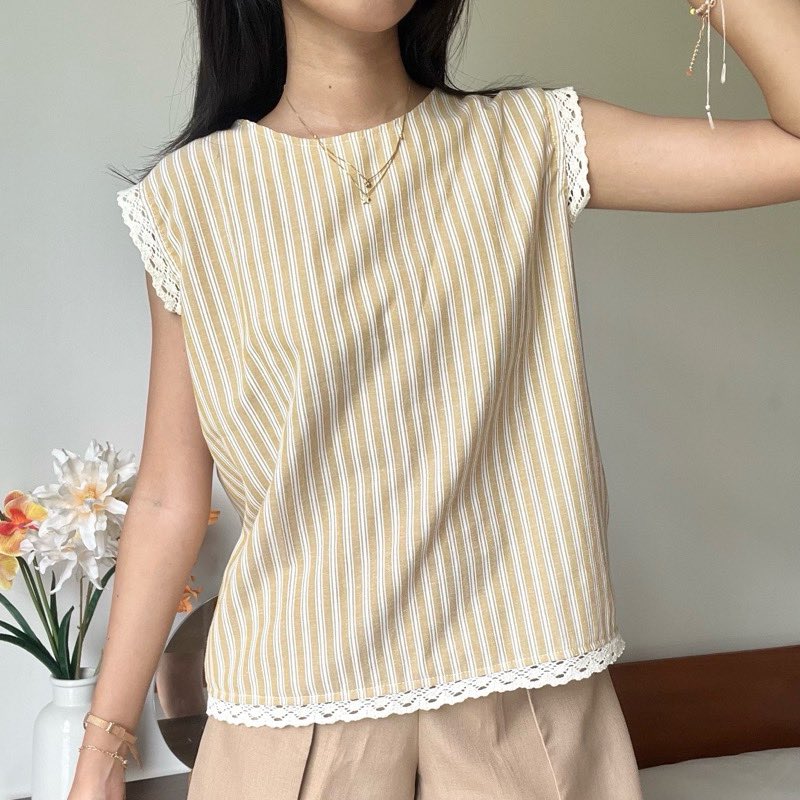 Apryso's tweet photo. Cek Ethereal - Elise Top Katun Minimalis Garis-Garis dengan harga Rp79.000. Dapatkan di Shopee sekarang! https://t.co/nBy7oSOysJ https://t.co/78FrmYstW3