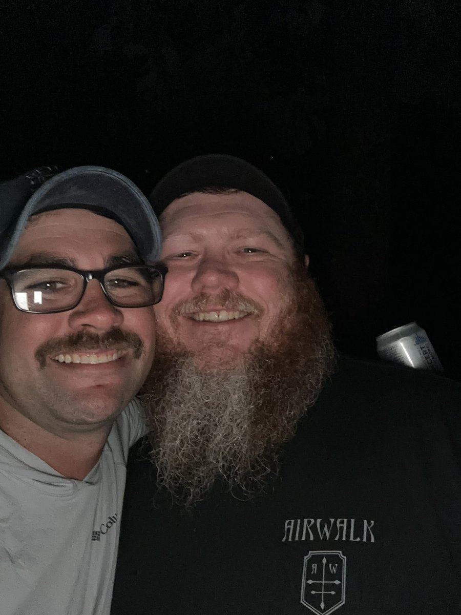 BUM8LE8EE TUNA tweet media