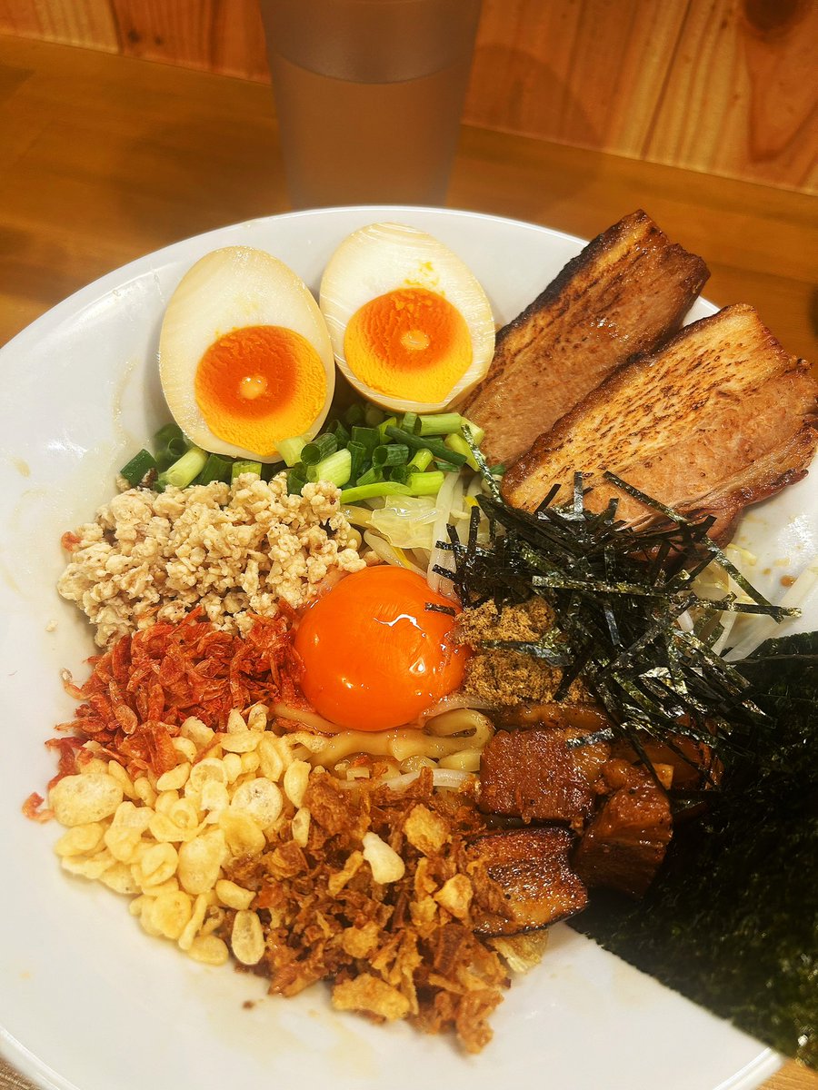 エルモっぽいまぜそば食べた！