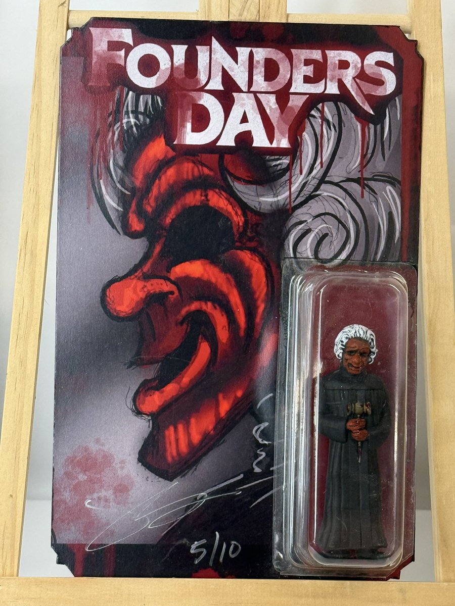 FETTUPTOYS's tweet photo. a few of my figures i put out Dead by Daylight devil masked ghost face The Founder from Founders day and an original character named Slice https://t.co/axvgUpTVa4