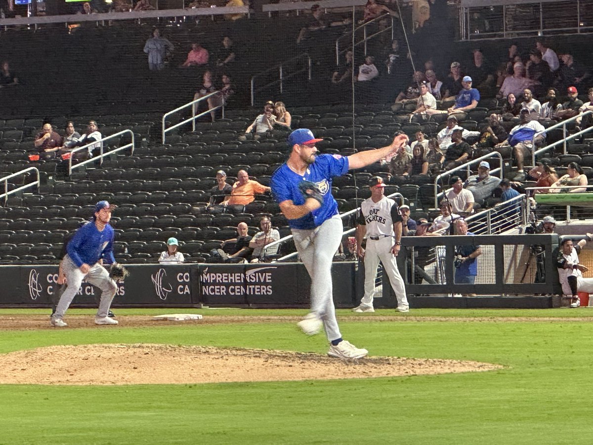 Holy cow!  What a amazing way to end the trip!  Got to see Luke pitch the 8th inning and then spend some time on the field with Luke and his family after the game.  #Cubs #iowacubs <a href="/biest22/">Rich Biesterfeld</a> <a href="/beohj/">Billie Little</a> <a href="/EcLittle/">Ec Little</a> <a href="/Luke_L23/">Luke Little</a>
