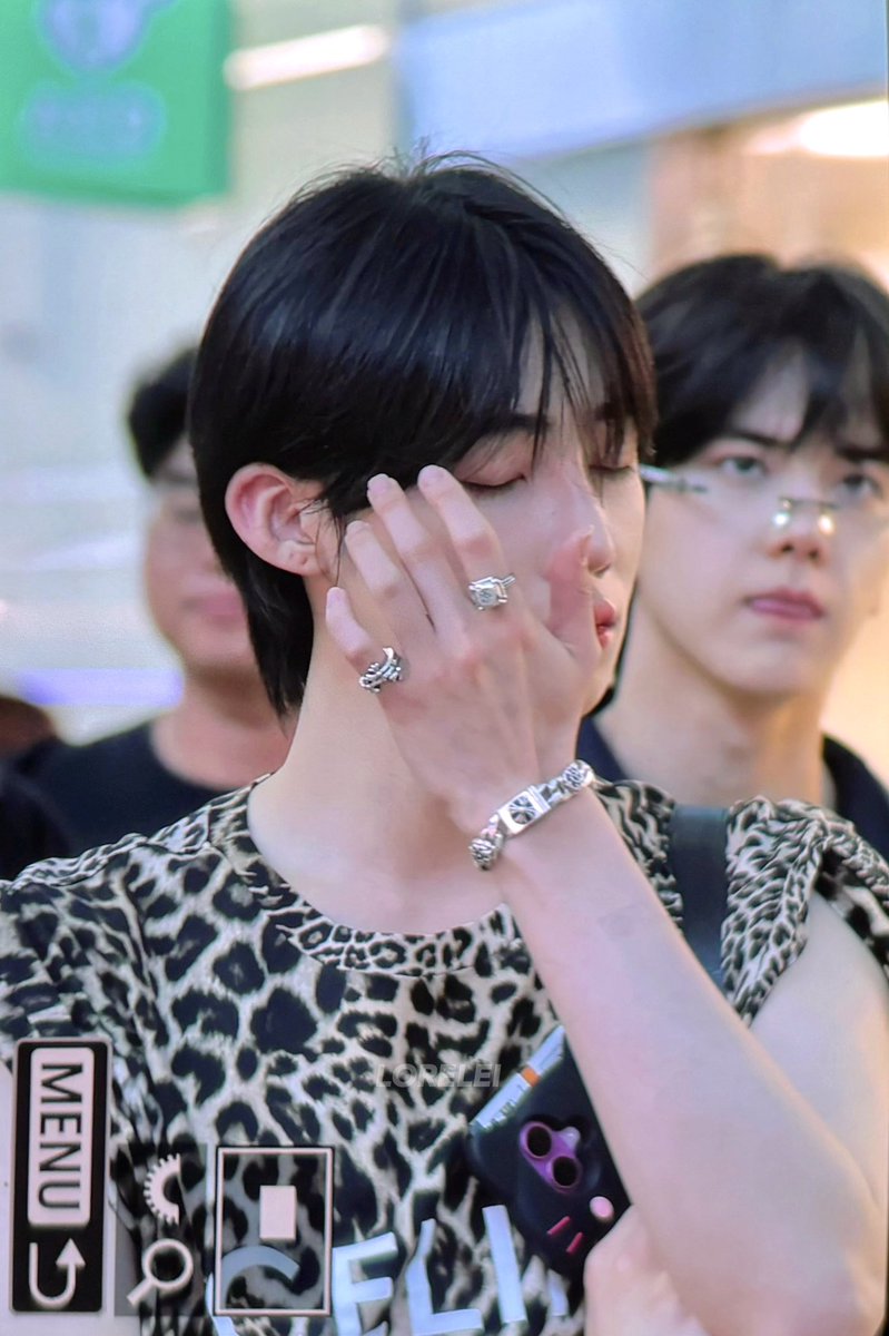 LORELEI_new's tweet image. 250829 #최찬희 #뉴 #더보이즈 오사카 가서 호피입엇나..