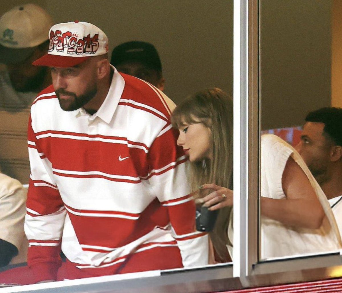 No hiding. She’s living in the moment and being free. I love this so much!