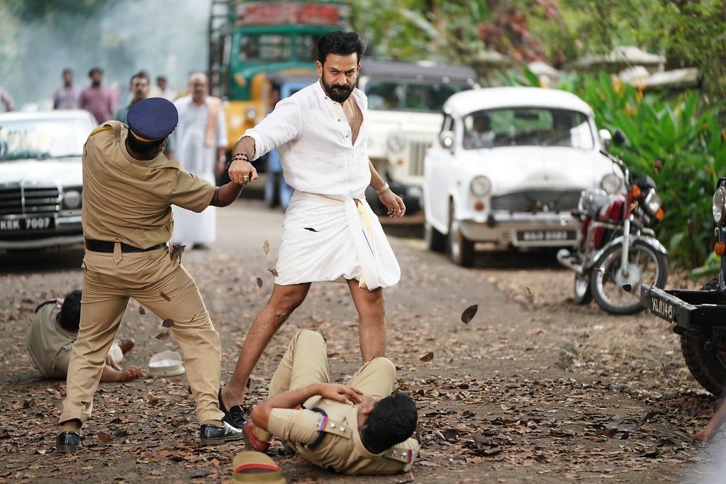 srk_aravind's tweet image. Prithviraj - Jakes Bejoy combo is something else. 

With #Lokah, he is entering his peak phase. Apart from being a composer, he is also a gifted singer, lending his voice to several of his own creations

He will be collaborating with Prithviraj once again for Vilayath Buddha.