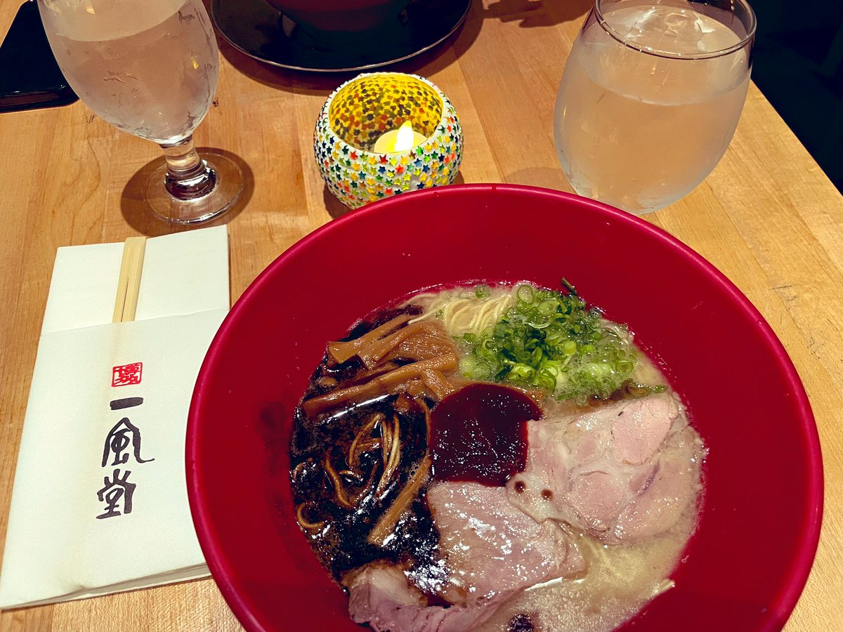 citrusvarieties's tweet photo. NY12
NYの一風堂も美味しいか確認しようということで、ラーメンを食べました。
すごく美味しかったです！

#Ippudo
#5thAvenue https://t.co/ngufdZnJOE