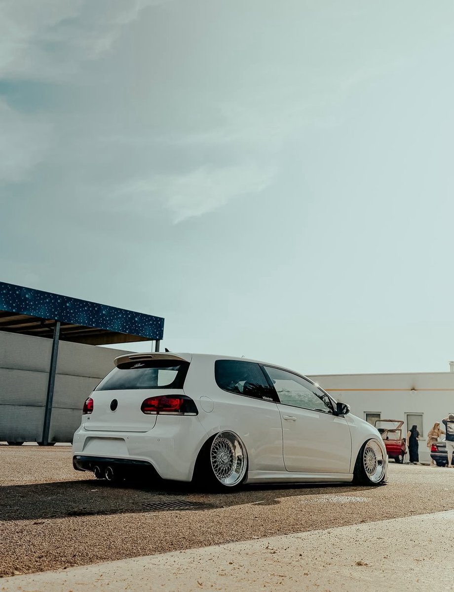 EpicDubs's tweet photo. ⛄️
#VW #Volkswagen #GolfR #Mk6 #VwGolf #Mk6R #BBSwheels #BBSRS #Stanced #DubLife https://t.co/IfrIMU3yfA