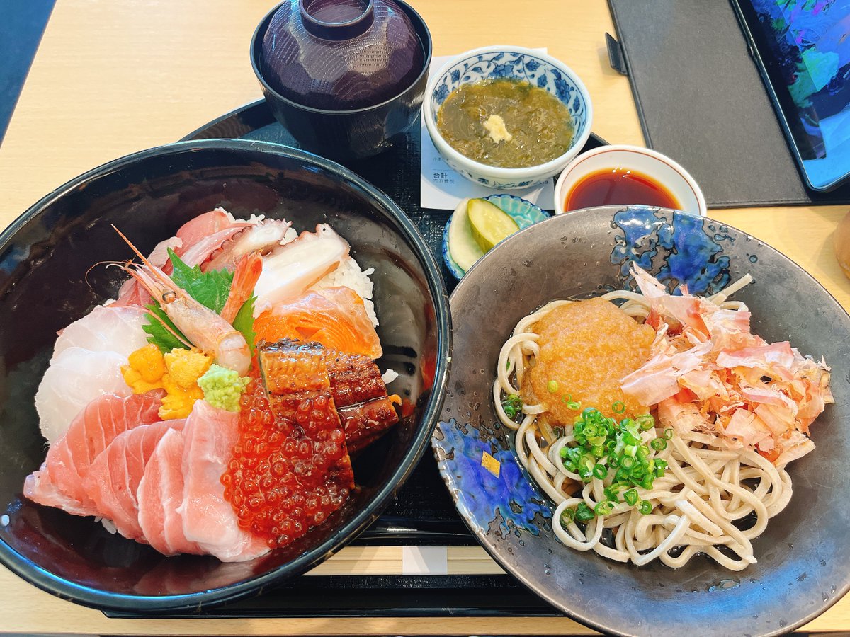 極海鮮丼とおろし蕎麦で贅沢昼メシ😋😋