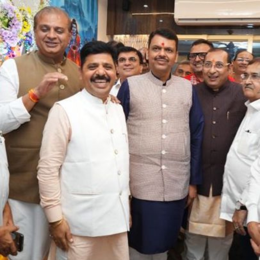 DeepakDalviBJP's tweet image. माननीय मुख्यमंत्री श्री देवेंद्र फडणवीस l आमदार श्री मिहीर कोटेचा l जिल्हाध्यक्ष श्री दीपक दळवी.

#Teamwork #Leadership #VisionForFuture #StrongBonds #CommunityFirst #InspiringLeadership