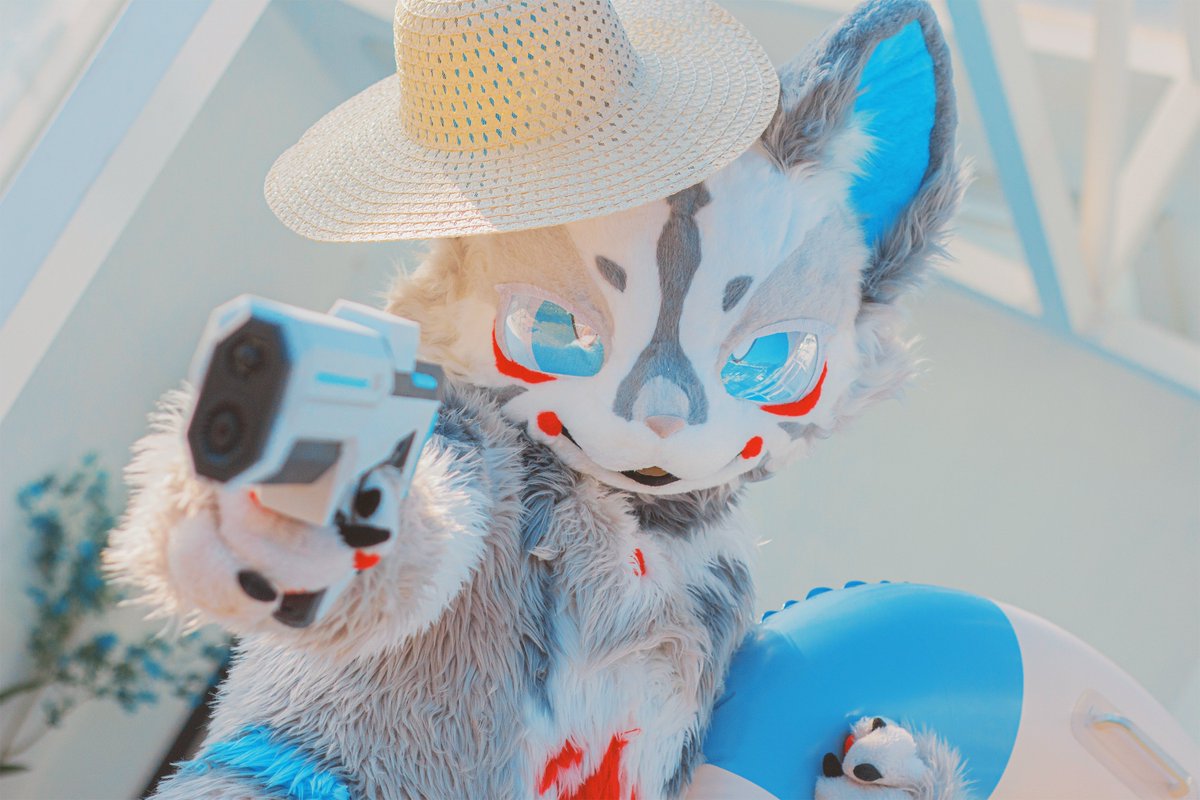 빵야 빵야 ㅡ ! 

📷 <a href="/hachi_sadam/">하치@ハチ</a>
#FursuitFriday