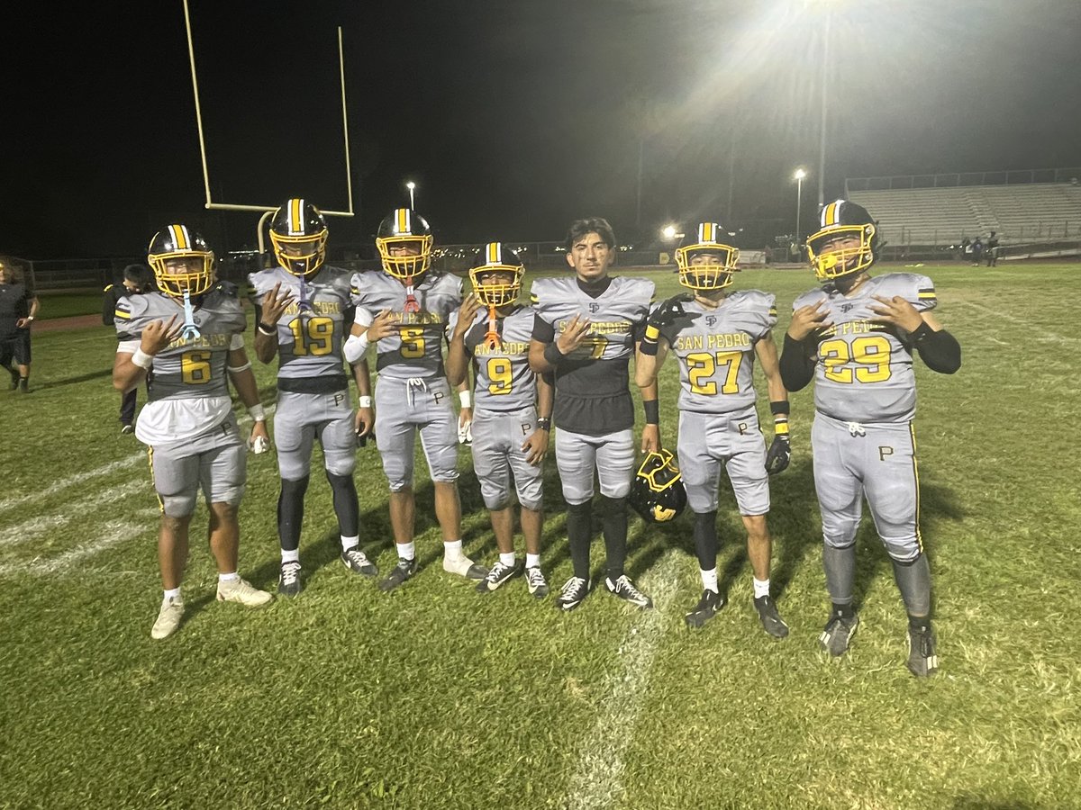 SPPirateFB's tweet photo. FINAL
San Pedro 52
Kennedy 13

Seth Solorio 3 TD passes to Elias Redlew (70 &amp; 52) &amp; Jaxon Brown (25), Dylan Ashford, Darren Riingen &amp; Derrick Johnson TD runs, Jonah Villanueva 27-yard TD pass to Ceasar Duran. 

RECORD: 1-1. Next, at Great Oak 9/5. @breezepreps @latsondheimer https://t.co/GyhZgiK83j