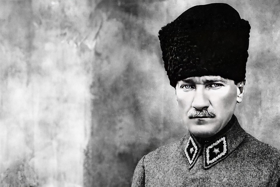 Açtığın yolda 
Gösterdiğin hedefe
Durmadan yürüyeceğime 
Ant içerim !
29 Ağustos tan #günaydın