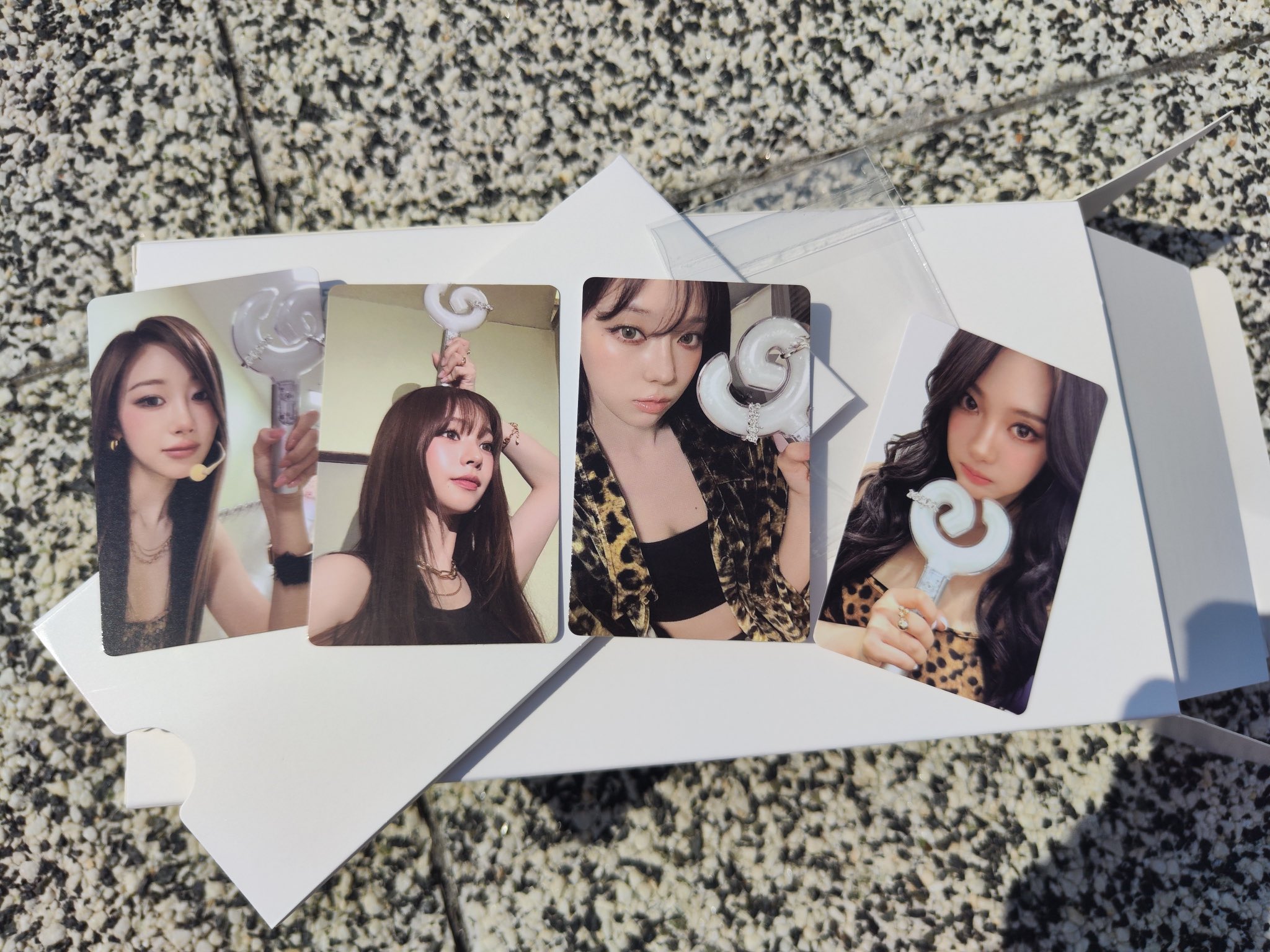 Apink トレカ　4枚セット　ペンラ　PANDA Amazon.co.jp: [Apink] 公式 ペンライト Ver.2 Official Light