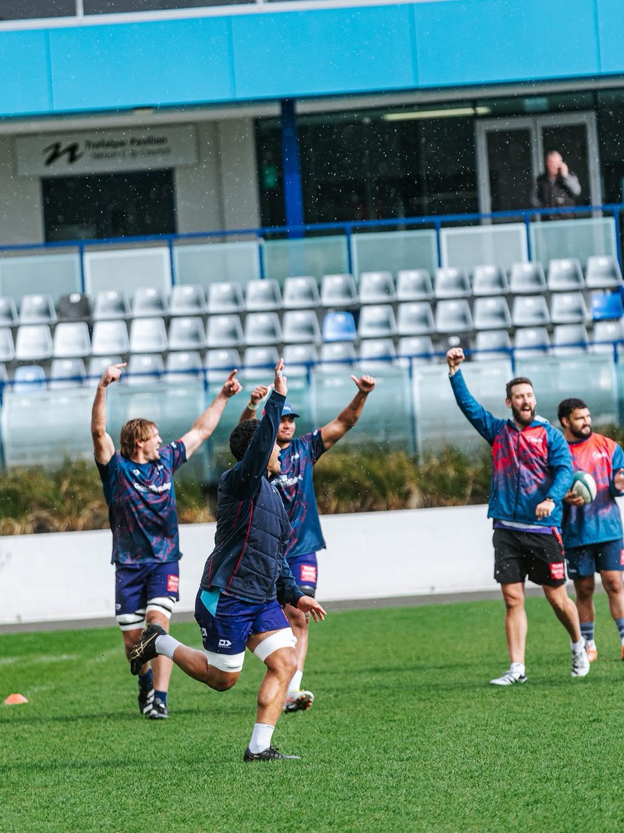 Captains run ✅ 🌧️ 

#BunningsNPC <a href="/BunningsNPC/">Bunnings NPC</a> 
#OurPassionRunsDeep #FinzUp 🦈