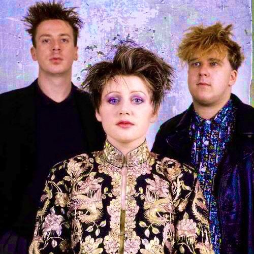 JakeRudh's tweet photo. Happy birthday to Elizabeth Fraser of Cocteau Twins born on this day in 1963. https://t.co/qCUfk73Oz0