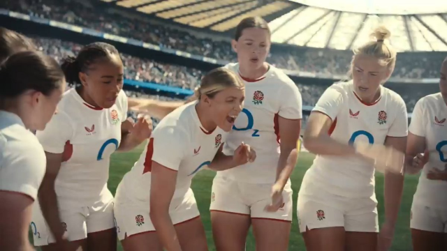 Douchie23's tweet photo. ✈️ England, Meet England 🌹 The countdown is on. The Red Roses, the world’s number one team, kick off their home Rugby World Cup on Friday 22nd August 🏆 Fresh from a Grand Slam, it’s time for the nation to get behind them. 🏉 🔗... #TeamVirginMediaO2 https://t.co/jcm4lwrpfh https://t.co/UWMYSly6Br