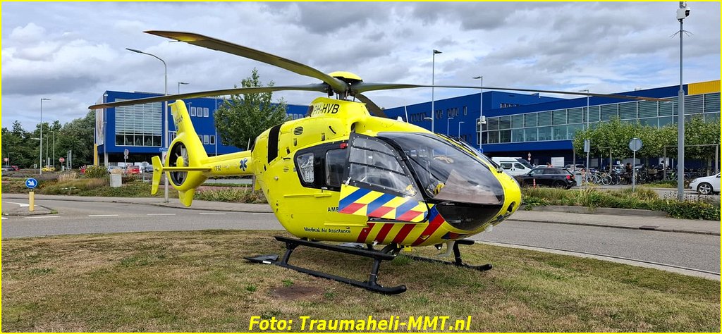 De #Lifeliner1 zojuist bij een inzet in #Delft ^MB