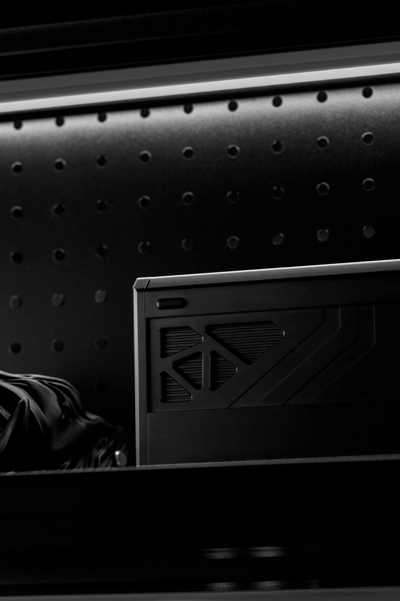 iQunix's tweet image. Need a tough keyboard for gaming? EV63 Dark Side RS nails hardcore performance + dark style! 🖤

iqunix.com/products/iquni…