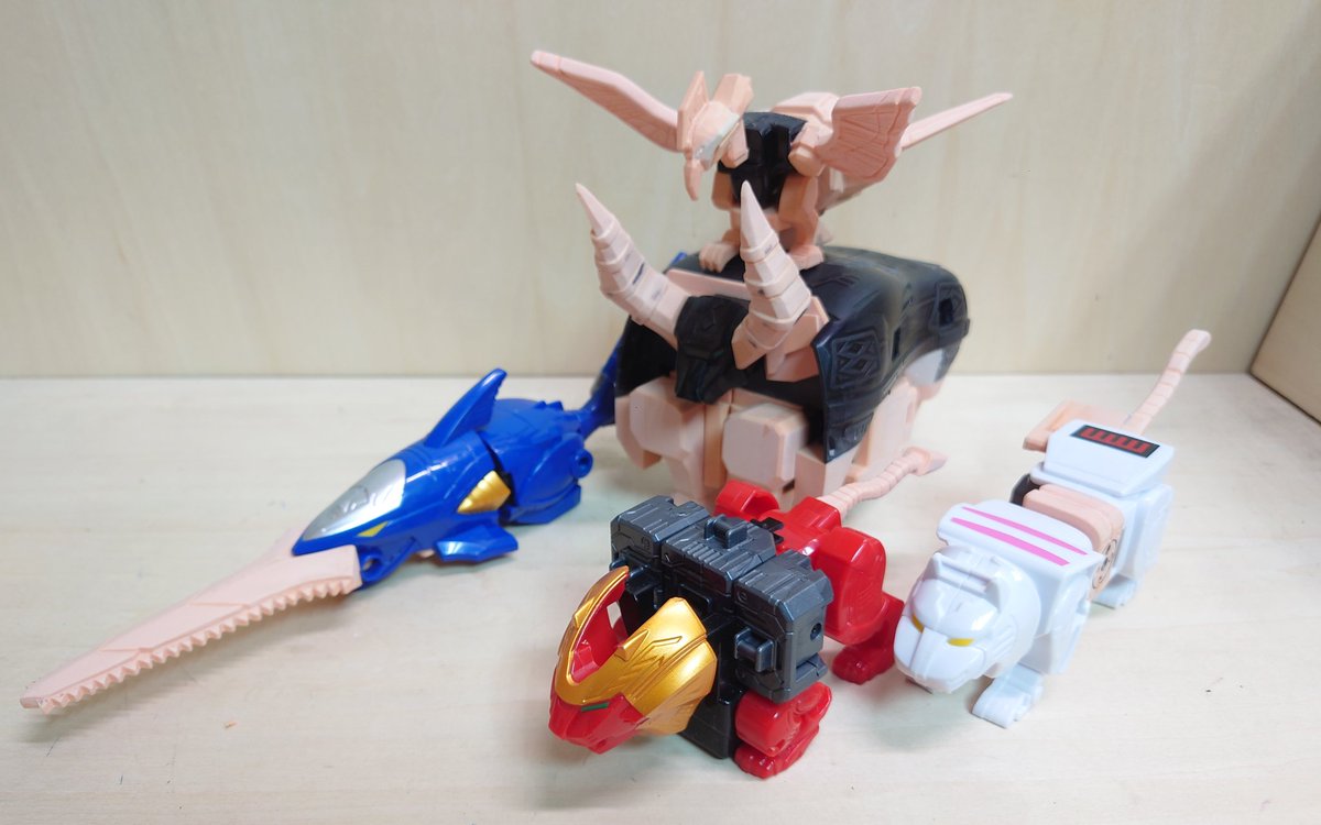 ShanTai17179's tweet image. #DX玩具カスタム(進捗)

予定通り仕上がったので来週から塗装じゃ🎨🖌️✨

#ガオゴッド
#DXROBOUNIVERSE