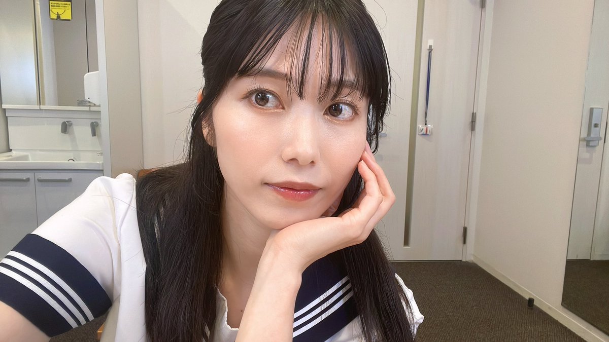 横山由依 on X