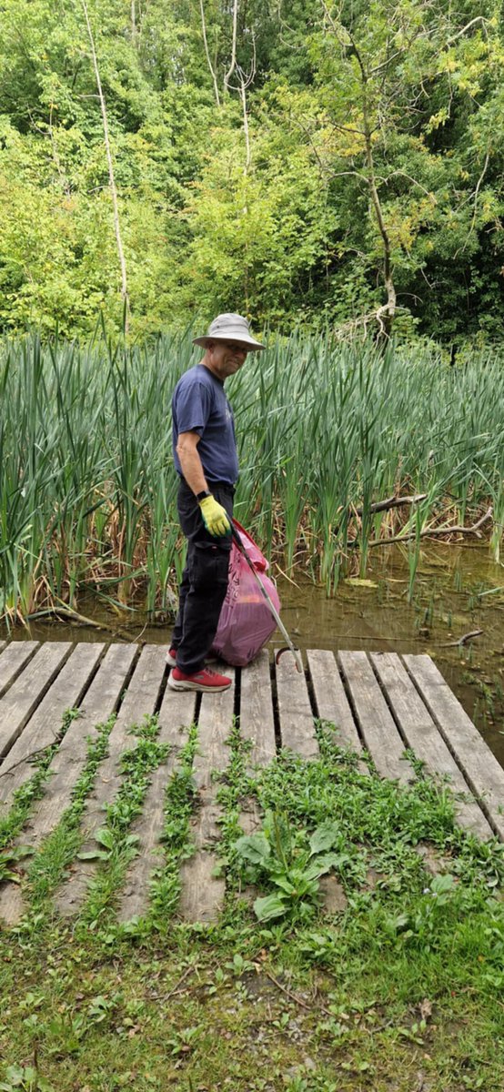 Went for a nice walk in a local country park that were 18th century Lime Pits.  I always take a bag ring and picker just in case. But not waders to go in the lake!