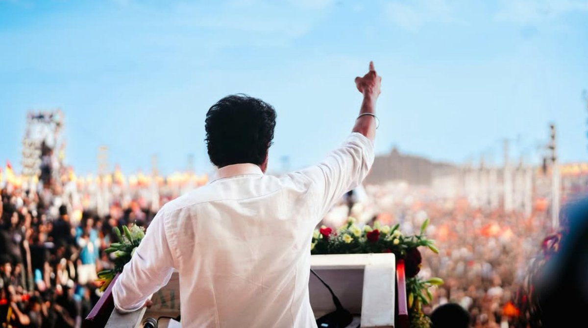 கேம்ப்பைனை தொடங்கவா, மைக்கை கையில் எடுக்கவானு பிச்சை எடுத்ததற்கு, விஜய் ரசிகர்கள் போட்ட ஓட்டால் மாநில அங்கீகாரம் பெற்ற கட்சி, அதே விஜய் ரசிகர்களால் அழிந்து சிதைந்தது என்று வரலாறு சொல்லும் 💯