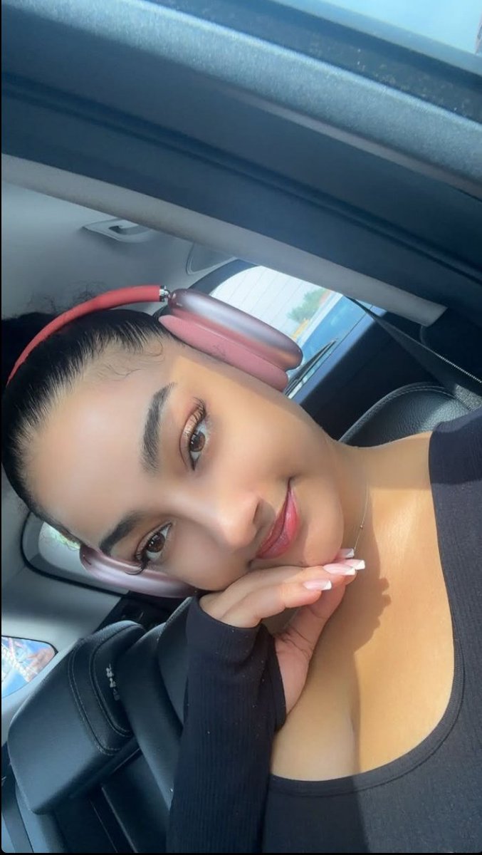 sofiebluum's tweet image. Ticker is $Anon @HeyAnonai 🟧
#PAYME