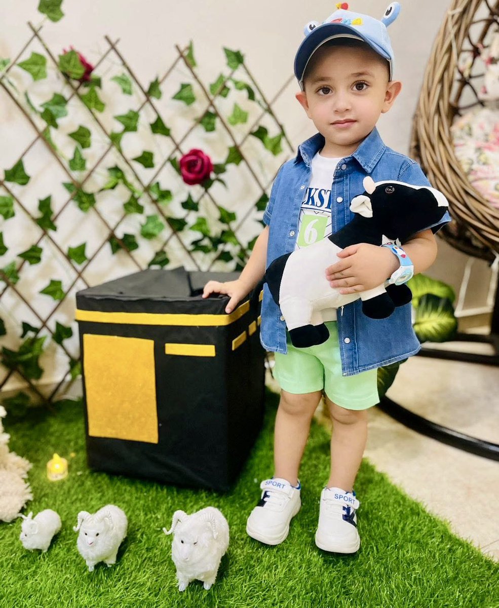 Israel killed the child Moaz Ghanem and his mom yesterday.

Israel dropped a bomb on their home in Al-Bureij camp, taking his soul as he lay in his mother’s arms.

Moaz was only (3)