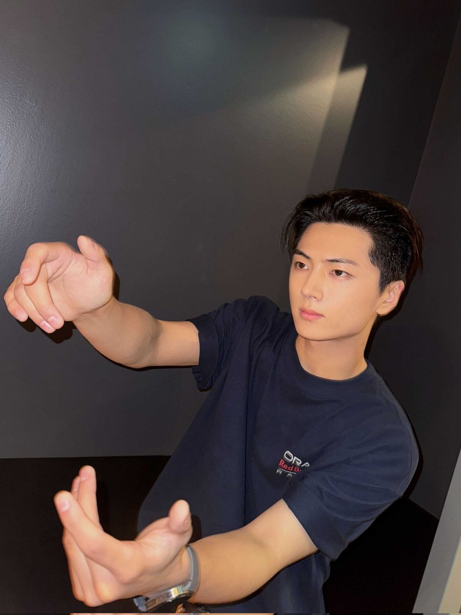 enhypenweverse's tweet image. [ #제이’s Post ] 250829

#JAY: Thank you so much Amsterdam
and hope you all have a happy weekend of the Dutch GP☺️☺️ 

@ENHYPEN_members @ENHYPEN #ENHYPEN #엔하이픈