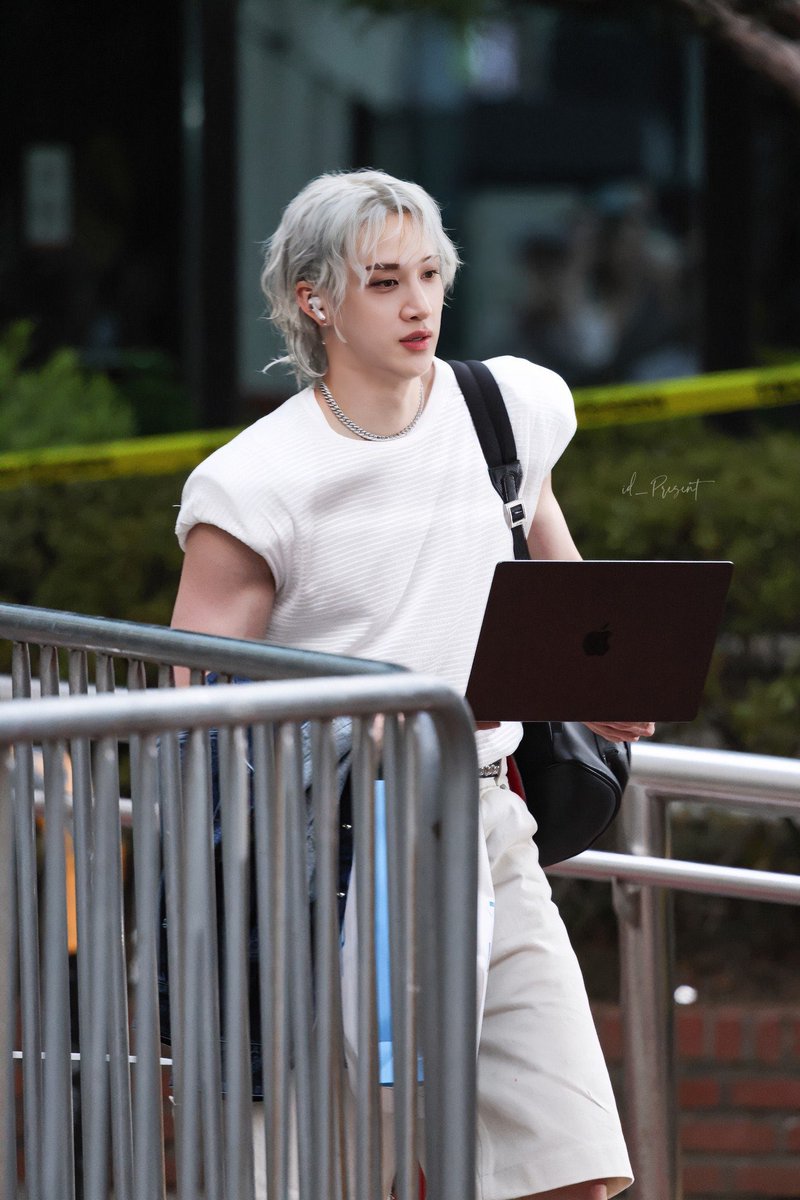 channiebits's tweet photo. stopped breathing https://t.co/Fd0s5hSGs1