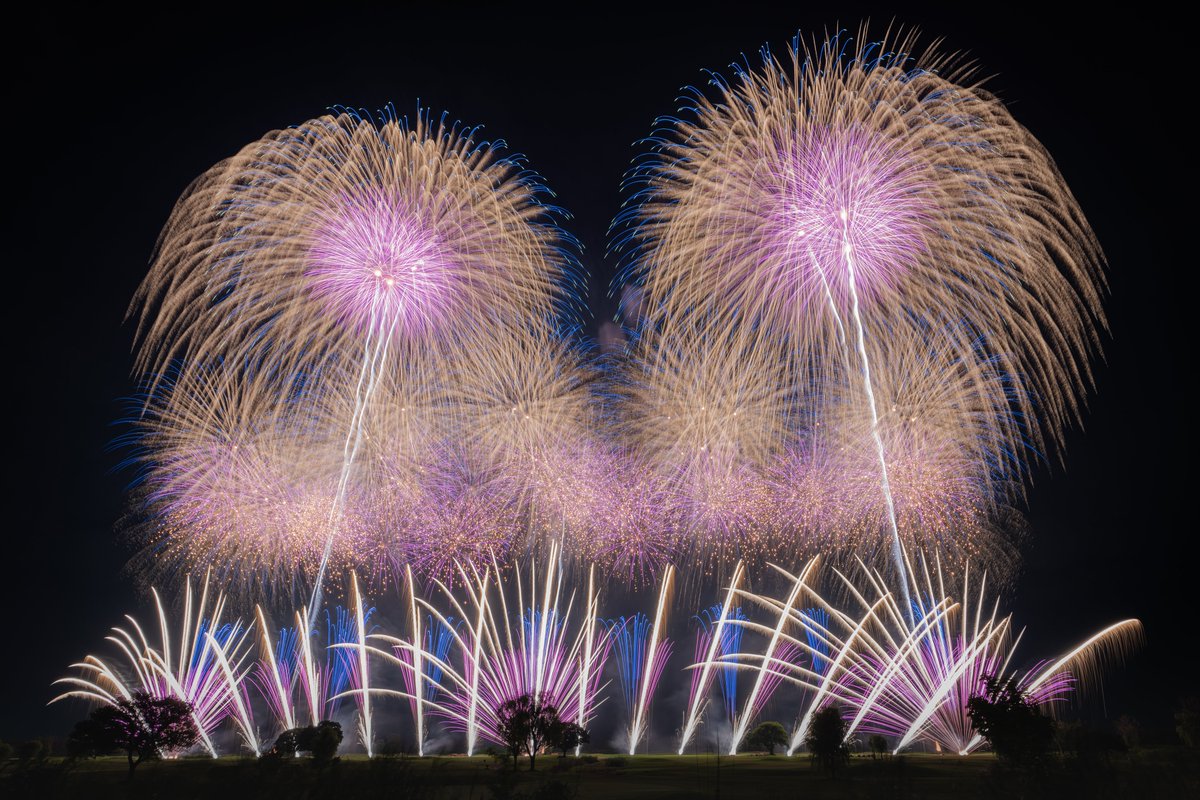 _lambda1992's tweet image. 古河花火大会の思い出🎆 近くで見る花火は大迫力でした！！
今更レタッチしました😂

#古河花火大会 #花火 #これソニーで撮りました #SonyAlpha