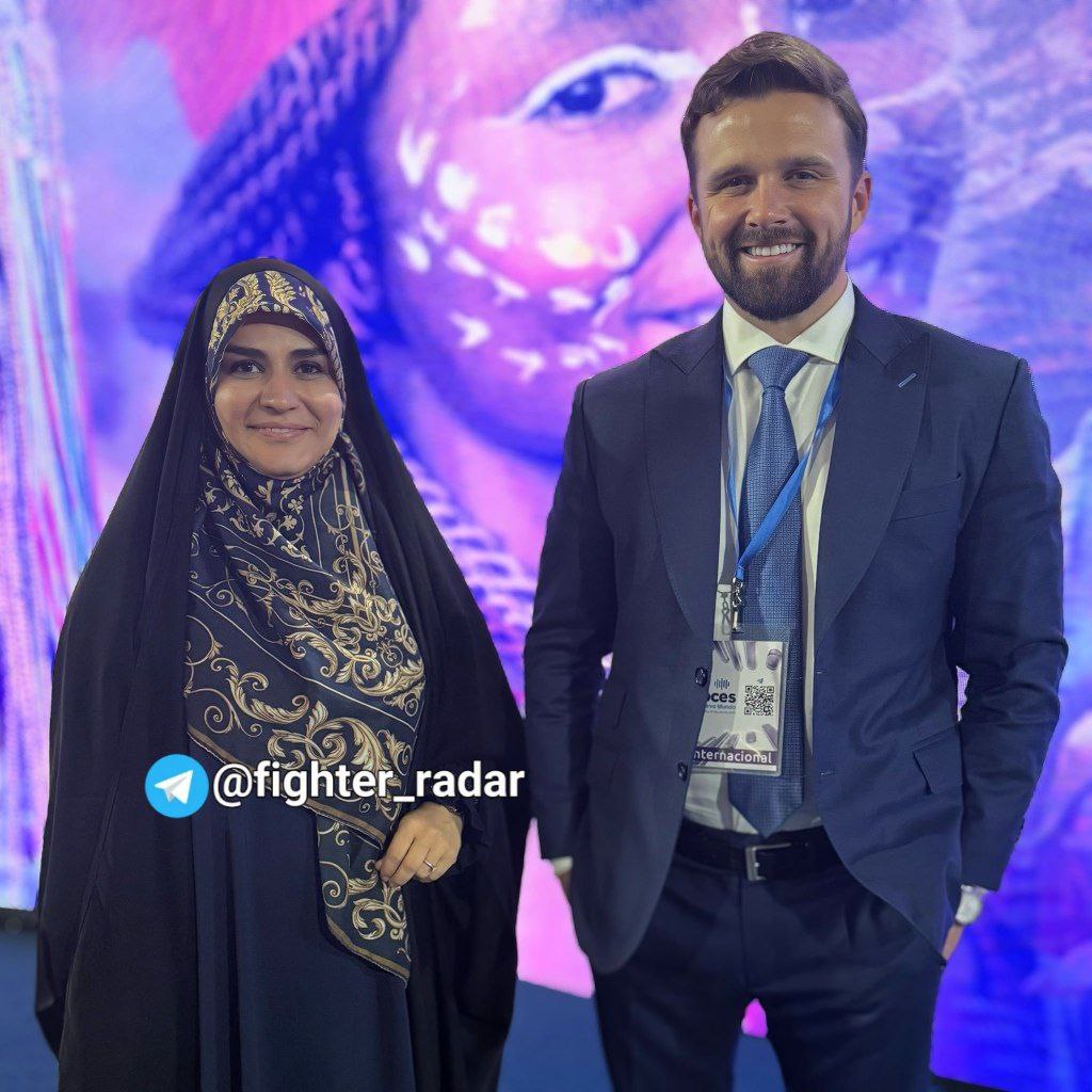 جکسون هینکل هم جاسوس در اومد،
بچه‌ شیعه، دوباره خاک تو سرت